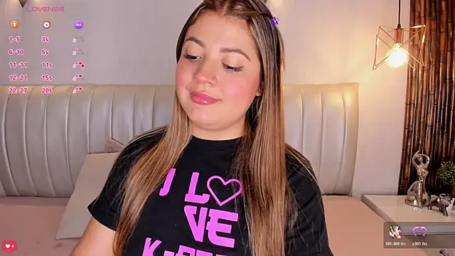 Snapshot of Zuzu_sweet chatting on November 2025 07:13:02 PM Zuzu sweet online show from November 2025 07:13:02 PM