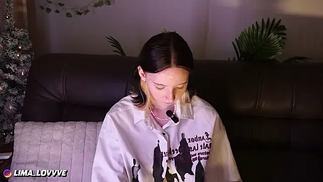 Snapshot of LimaLexxx chatting on December 2025 05:21:01 PM LimaLexxx online show from December 2025 05:21:01 PM