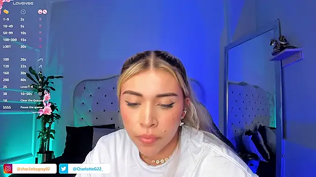 Snapshot of charlotte__grey chatting on March 2025 02:25:01 AM charlotte grey online show from March 2025 02:25:01 AM