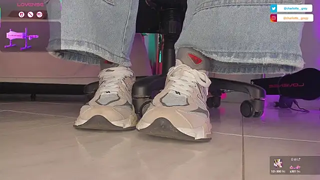 Snapshot of charlotte__grey chatting on September 2025 09:15:01 PM charlotte grey online show from September 2025 09:15:01 PM