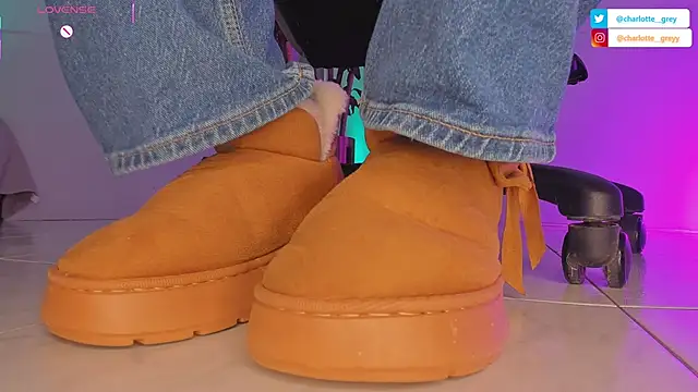 Snapshot of charlotte__grey chatting on September 2025 08:02:01 PM charlotte grey online show from September 2025 08:02:01 PM