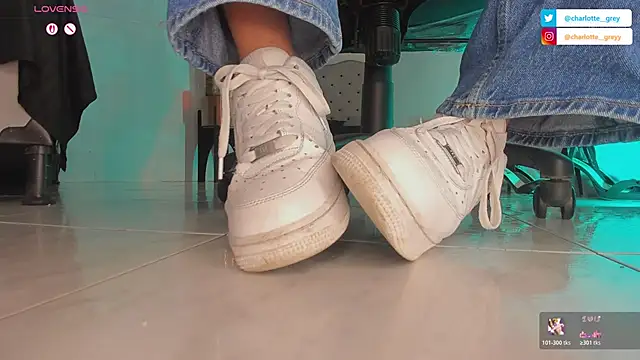 Snapshot of charlotte__grey chatting on October 2025 08:33:01 PM charlotte grey online show from October 2025 08:33:01 PM