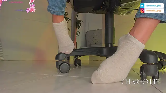 Snapshot of charlotte__grey chatting on November 2025 08:53:01 PM charlotte grey online show from November 2025 08:53:01 PM