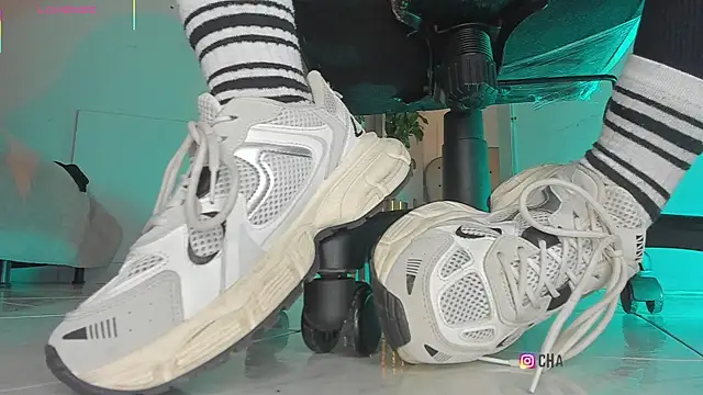 Snapshot of charlotte__grey chatting on November 2025 08:24:02 PM charlotte grey online show from November 2025 08:24:02 PM