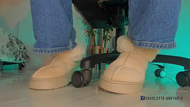 Snapshot of charlotte__grey chatting on November 2025 07:45:02 PM charlotte grey online show from November 2025 07:45:02 PM