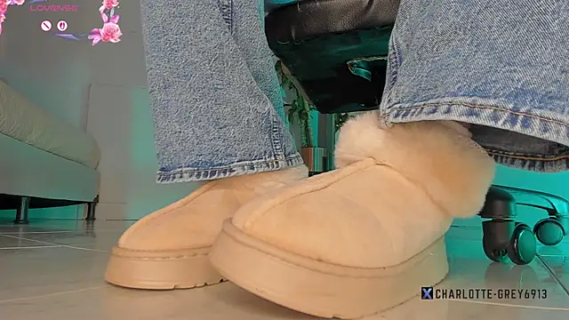 Snapshot of charlotte__grey chatting on November 2025 09:06:02 PM charlotte grey online show from November 2025 09:06:02 PM