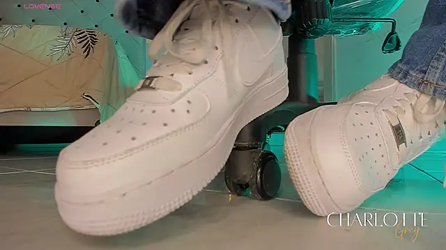 charlotte  grey online show from January 2026 08:23:01 PM