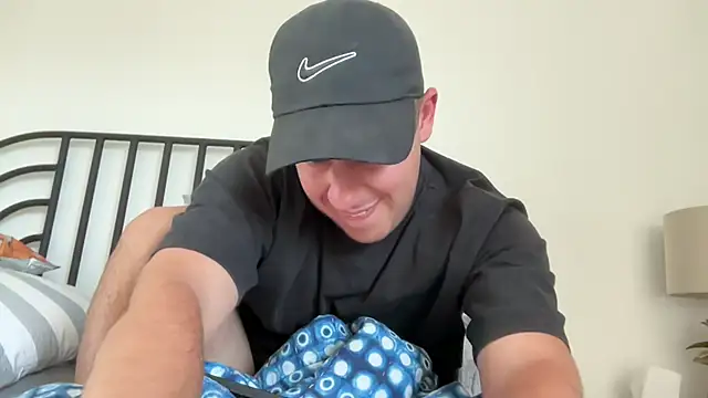 MyStrangeAddiction online show from September 2025 05:12:02 PM