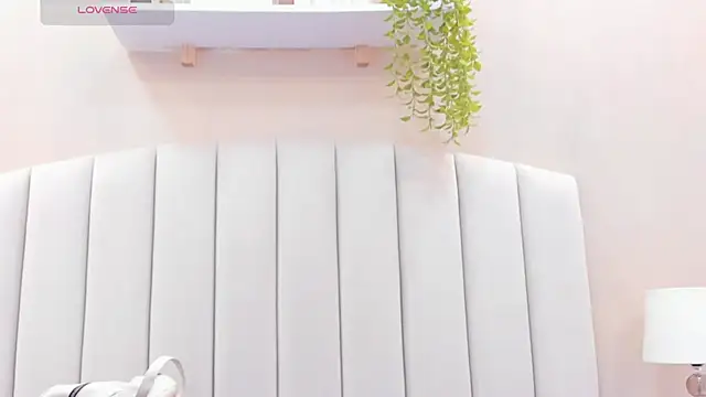 Mia thompson 19 online show from February 2026 07:41:01 PM