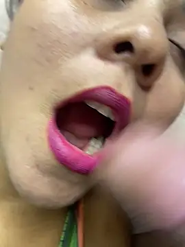 Snapshot of mayemarc chatting on November 2025 06:43:01 PM mayemarc online show from November 2025 06:43:01 PM