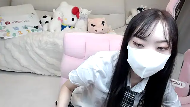 momo room online show from October 2025 10:38:01 AM