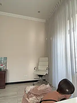 Hott Lolla online show from February 2025 01:00:02 PM