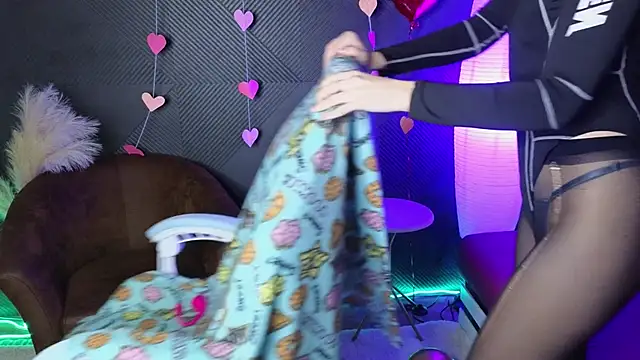 LitaBrom online show from February 2025 11:06:02 AM