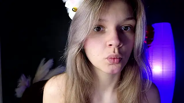 LitaBrom online show from March 2025 01:10:02 AM