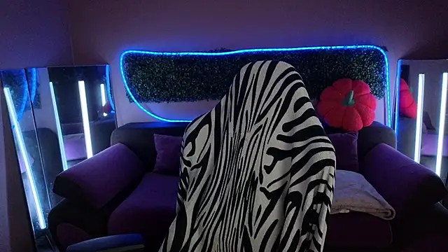 LitaBrom online show from November 2025 08:58:02 AM