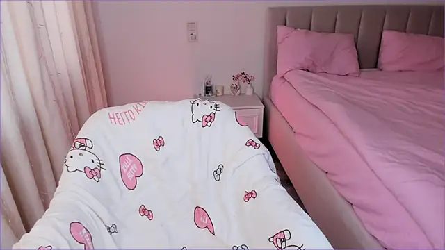 Lina Flores online show from May 2026 05:02:01 AM
