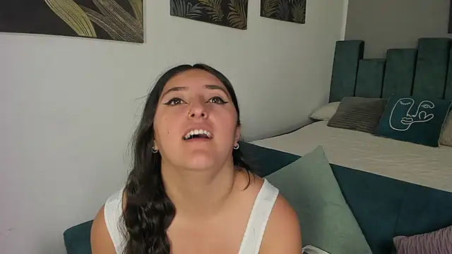 Snapshot of Kathia_Morelli chatting on October 2025 12:17:02 PM Kathia Morelli online show from October 2025 12:17:02 PM