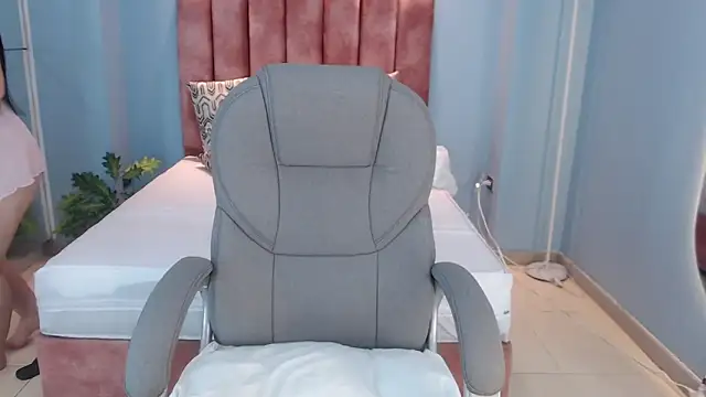 Violetta rainbow online show from November 2025 03:53:02 AM