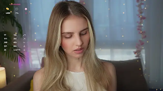 Snapshot of Fluffy-Angel chatting on December 2024 08:44:02 AM Fluffy-Angel online show from December 2024 08:44:02 AM