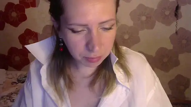 Snapshot of Queen_Daenerys chatting on September 2025 02:10:01 PM Queen Daenerys online show from September 2025 02:10:01 PM