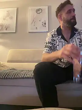 Curvyloveandhim online show from July 2026 10:25:01 PM