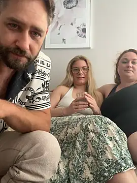 Curvyloveandhim online show from July 2026 11:53:01 AM