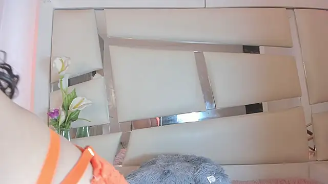 chrystal js online show from February 2025 04:03:02 PM