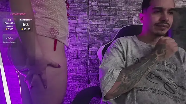 HotCouple 697 online show from November 2025 06:51:02 PM