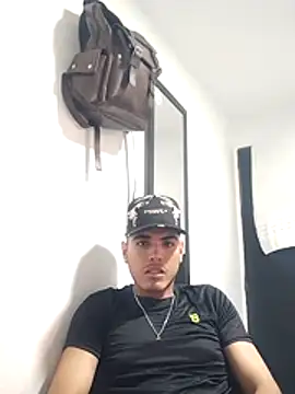 zCedri5CampE online show from April 2026 06:01:02 PM