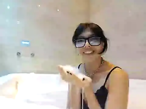 Snapshot of chinanochina chatting on December 2024 05:18:01 AM chinanochina online show from December 2024 05:18:01 AM