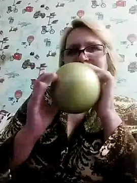 Snapshot of Forest-Lady chatting on December 2024 02:06:02 PM Forest-Lady online show from December 2024 02:06:02 PM