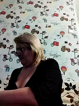 Snapshot of Forest-Lady chatting on December 2024 03:42:02 PM Forest-Lady online show from December 2024 03:42:02 PM