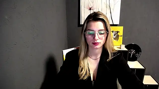 lady olivia  online show from February 2026 05:10:02 PM