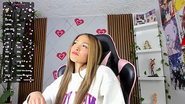 Victoria Adams14 online show from February 2025 06:51:02 PM