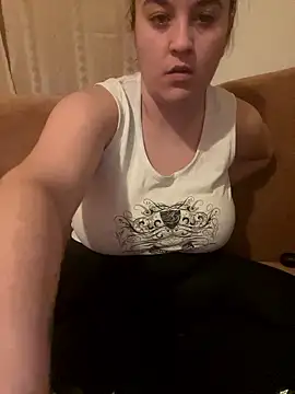 Snapshot of yzabell18 chatting on January 2026 03:14:02 PM yzabell18 online show from January 2026 03:14:02 PM