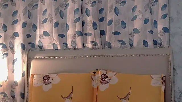 MariaMilan online show from December 2025 05:04:02 AM