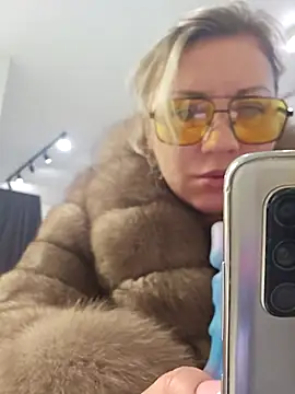 zarina3003 online show from December 2025 08:24:02 PM