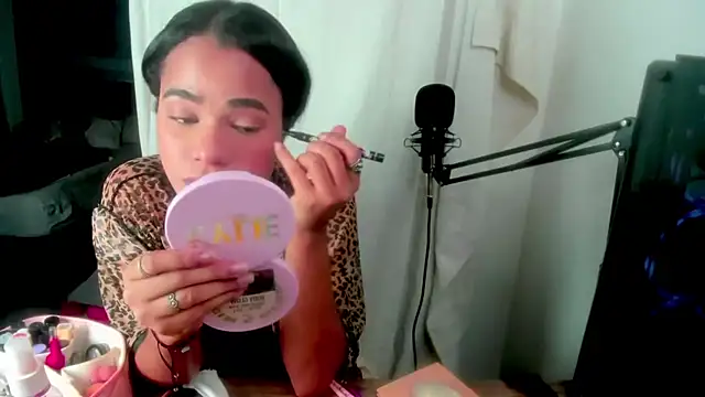 meghanSusexx online show from December 2025 09:33:01 PM