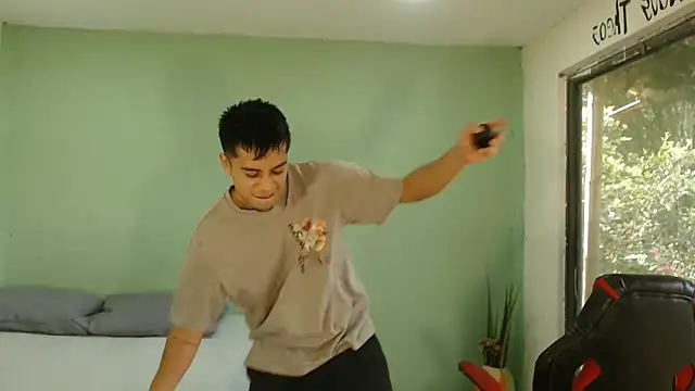 danielitopapuu online show from February 2026 02:01:02 PM