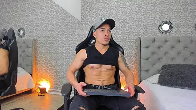 Bryson Collins  online show from January 2025 02:09:01 AM
