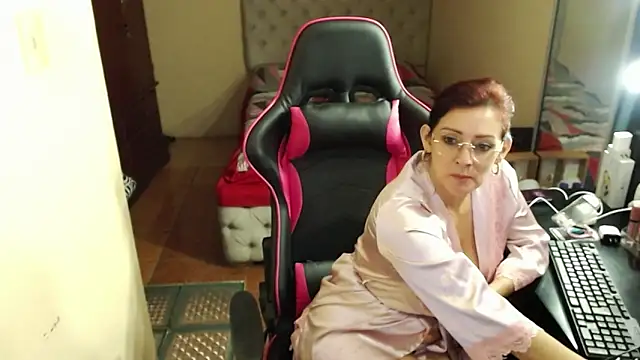 Carol Scottt online show from December 2024 10:22:01 PM