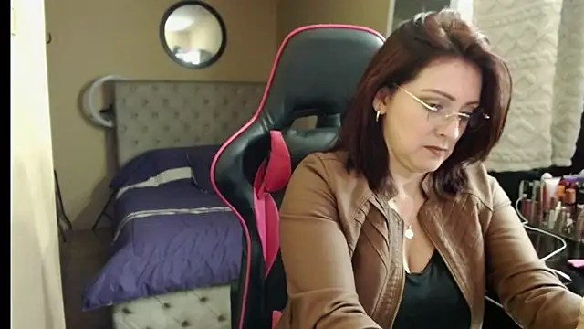 Carol Scottt online show from November 2025 04:55:02 AM