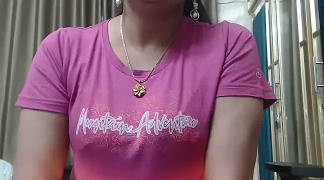 Snapshot of desi-maisa130 chatting on January 2025 08:40:02 AM desi-maisa130 online show from January 2025 08:40:02 AM