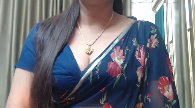 Snapshot of desi-maisa130 chatting on January 2025 06:37:02 PM desi-maisa130 online show from January 2025 06:37:02 PM