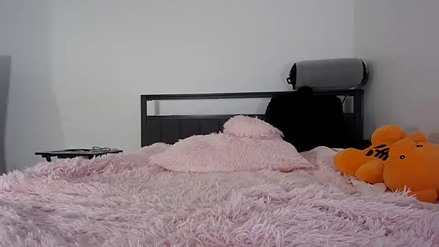 QueenLolaX online show from June 2026 09:36:02 AM