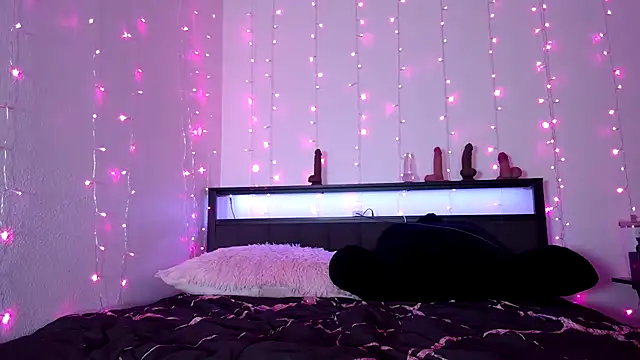 QueenLolaX online show from July 2026 05:58:02 AM