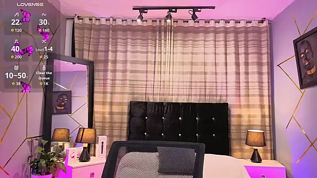 Megan Do Santos online show from November 2025 08:43:01 PM