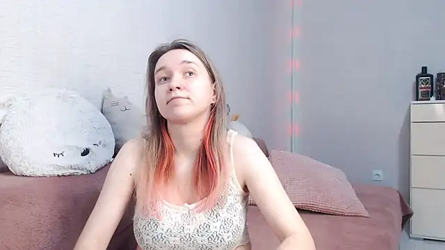 lovely hayley online show from April 2026 09:01:01 PM