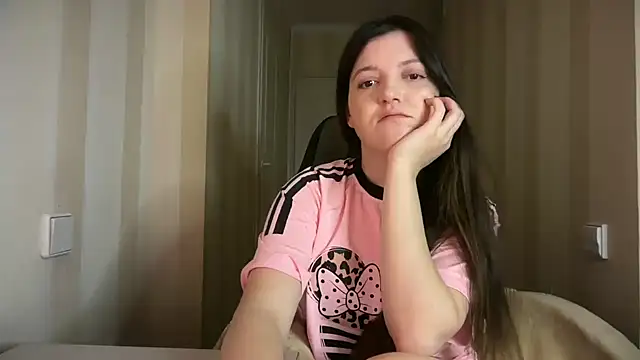 Lina Most online show from December 2025 09:43:02 PM