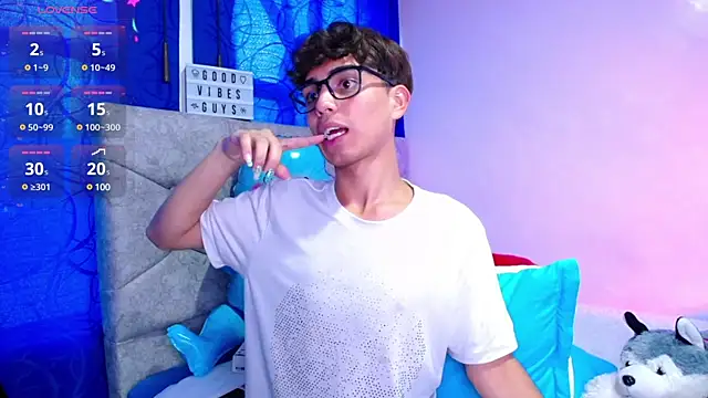 OwenBluee online show from December 2024 11:18:02 AM